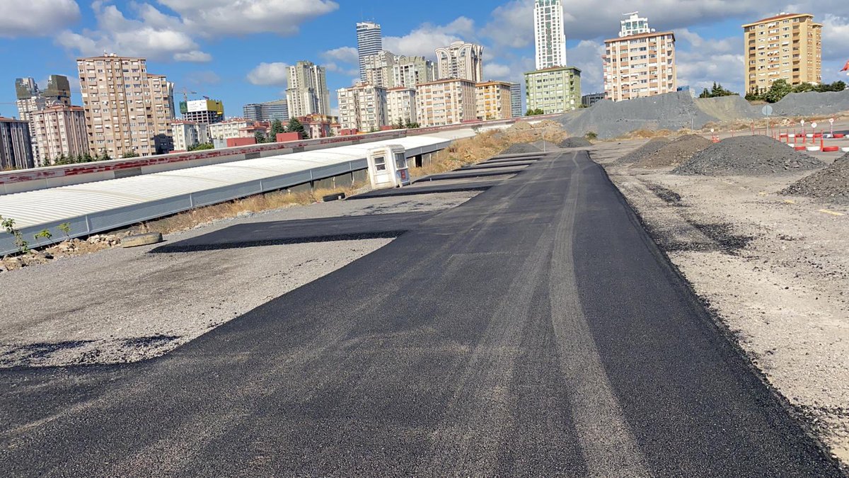 Ataşehir yeni MTSK sınav alanı, asfaltlama ve parkur çizim çalışmaları tamamlandı. #TrafikteKurallarHayatKurtarır
<a href="/istanbulilmem/">İstanbul İl Millî Eğitim Müdürlüğü</a>
@ismail_gunday <a href="/61mahir61/">Mahir KARAHASANOĞLU</a>