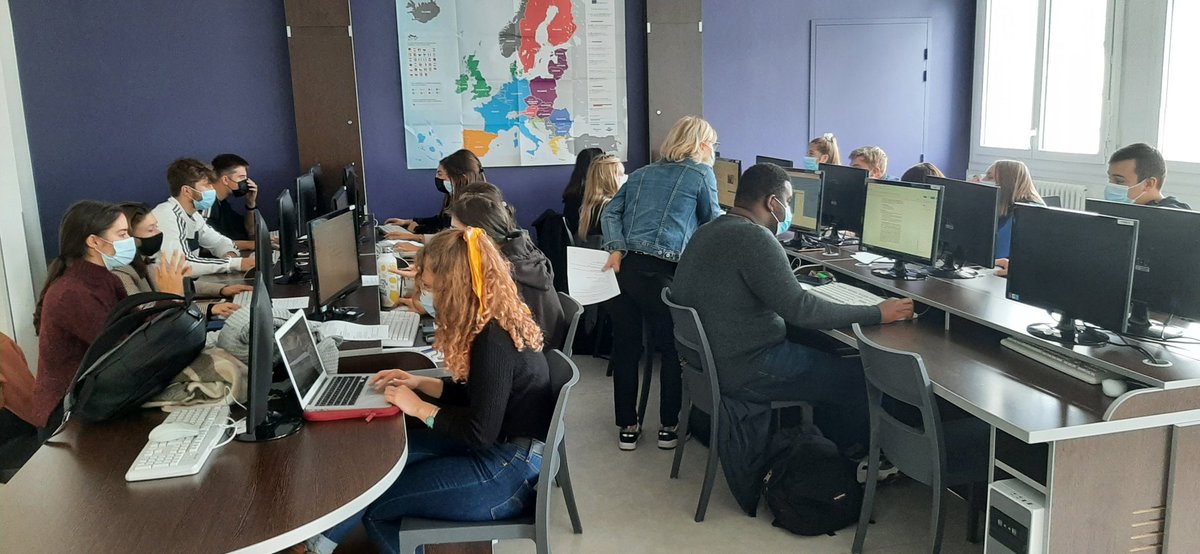 E4THEcs's tweet photo. BTS TOUR2 - Quand les étudiants se transforment le temps d'un atelier en agents de voyage pour aider des enseignants à monter un  séjour #lyceejarennes #formation #bts #tourisme #Rennes #Bretagne https://t.co/XotPjJj9KH