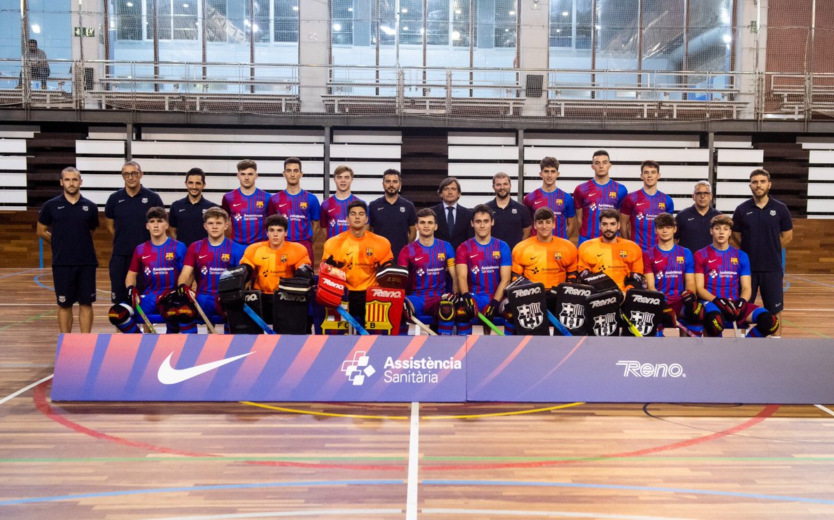 📸 Fotografies oficials dels equips de l’hoquei formatiu amb la presència del directiu Xavier Barbany! 

🏑 Barça B, C &amp; Junior
🏑 Juvenil
🏑 Infantil
🏑 Aleví 

💙❤️#ForçaBarça