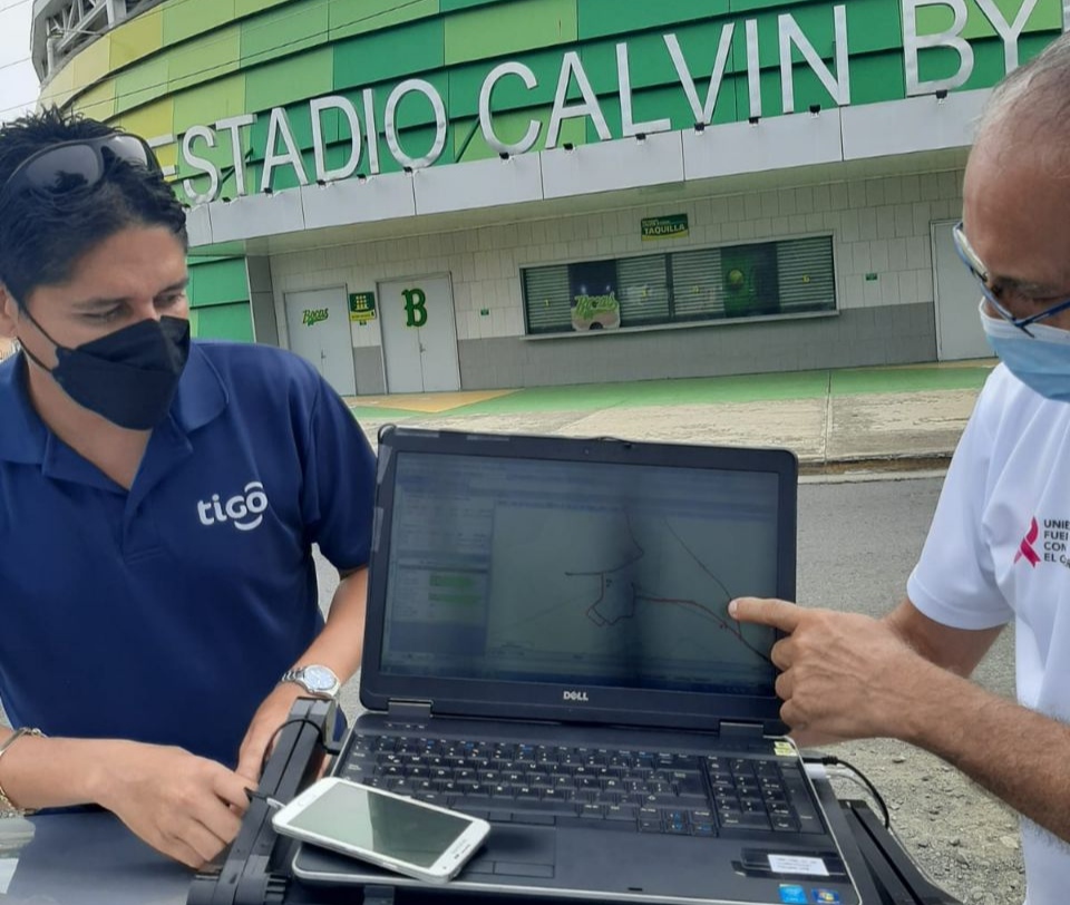 AsepPanama's tweet photo. Técnicos de #AsepTelco aplican pruebas de medición de velocidad de servicios de internet y  datos en #Changuinola en seguimiento al cumplimiento de normativas vigentes para que usuarios en la provincia de Bocas del Toro reciban la prestación de estos servicios #DeCalidadParaTodos https://t.co/WM2RKVe25l