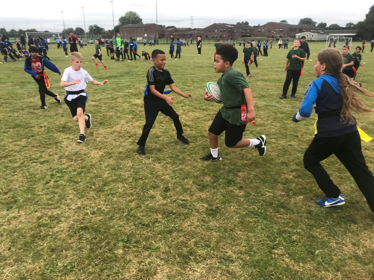 BedfordSSPs's tweet photo. A brilliant day of tag rugby for 19 of our primary schools @WestfieldSchl . Over 400 pupils developed their rugby skills & had fun doing so, supported by the @MRutherfordPE Sports Leaders Well done to everyone involved. Look forward to seeing you again soon 👍 #runintospace https://t.co/1CkHmr426J