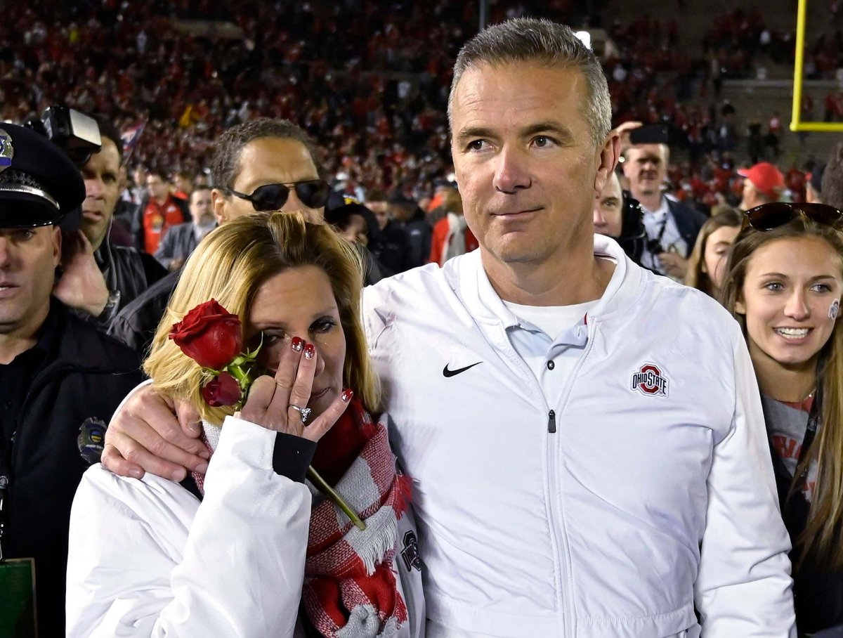 barstoolsports's tweet photo. Shelley Meyer, Wife of Urban Meyer, Has Announced Her Retirement From Twitter https://t.co/f61QxaZGpW https://t.co/BCz1bgnISc