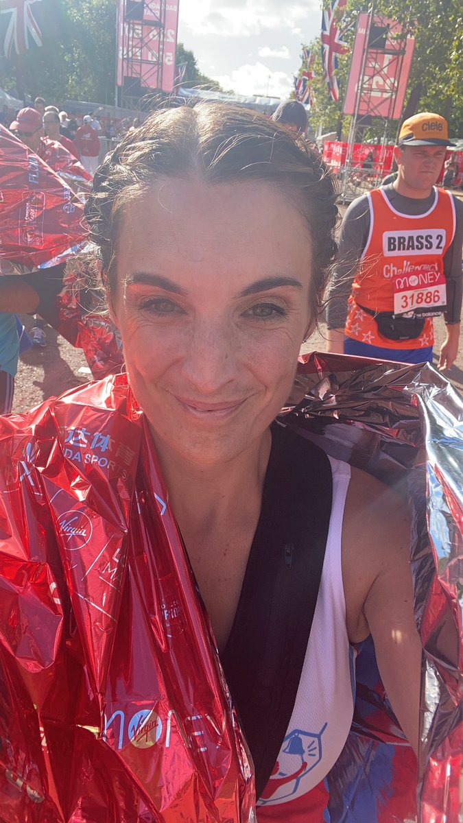 #26.2milescompleted#bestexperience# londonmarathon#childrenwithcancer   uk.virginmoneygiving.com/HollieMurphy1 still time to give! Thanks for all your support ❤️❤️❤️