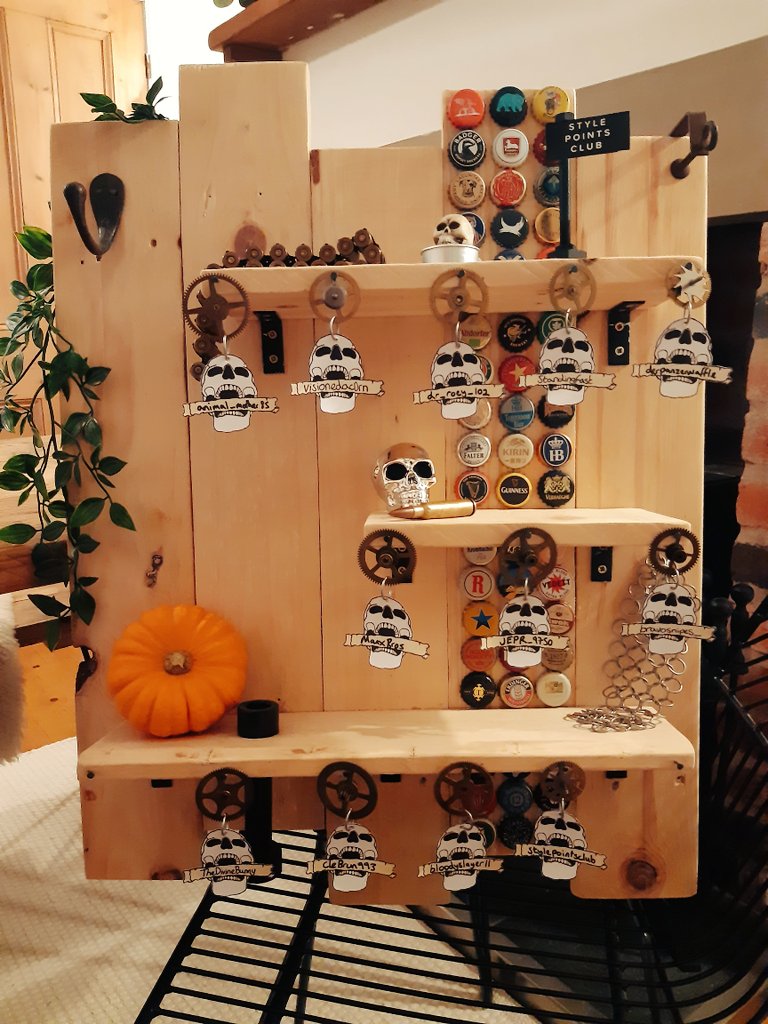 Roey_101's tweet photo. This weeks Supporters Board Update!! 🔥🖊

🎃 - October's first update welcomes aboard @VisionedAcorn!!
Thank you for your support! 

🎃 - Next week I have something new to unveil, Stay tuned. 😁

- A day late, 😭 I left the cogs at work! ☠🏴‍☠️
#twitch #twitchaffiliate #SBupdate https://t.co/VicqFkesUH