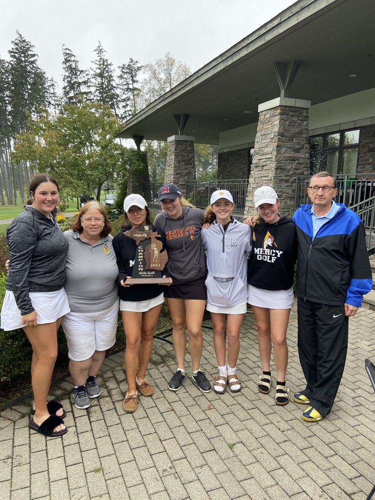 MHSmiAthletics's tweet photo. Your Division 2 Region 12 Champions. Great job today ladies. Let’s get another trophy next week. #chasethatring #fearthefish🐠 https://t.co/BA06fsHb0Y