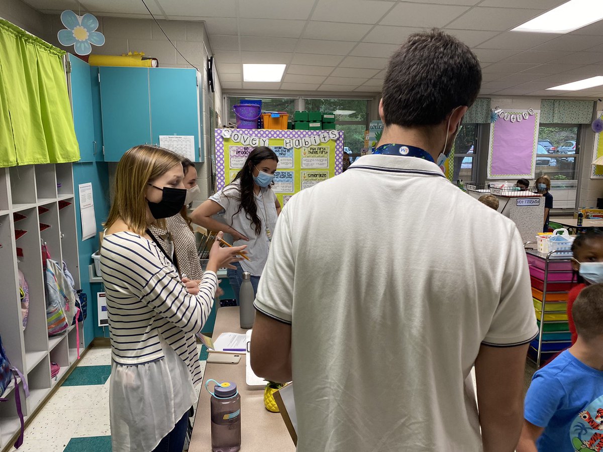 CombsCatchUp's tweet image. Fantastic instructional rounds today! #sharingbestpractices #leaderslearnfromleaders @wcpssmagnets @CentralWCPSS @TheLeaderinMe