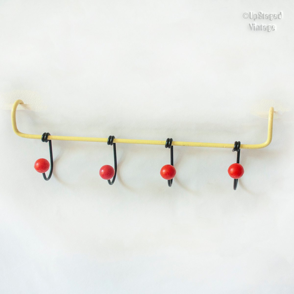 Upstaged Vintage tweet media