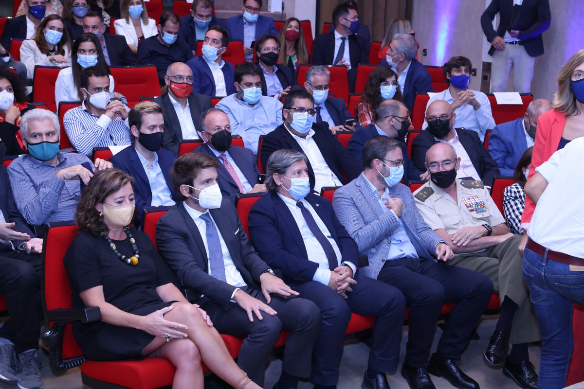 COMGEBAL_ET's tweet photo. Acompañamos a @diariomallorca en la entrega de los #PremisDM21 en @ClubDMallorca. Nuestra enhorabuena a los galardonados.#COMGEBAL @MCANA_ET https://t.co/cXRCm0fsjX