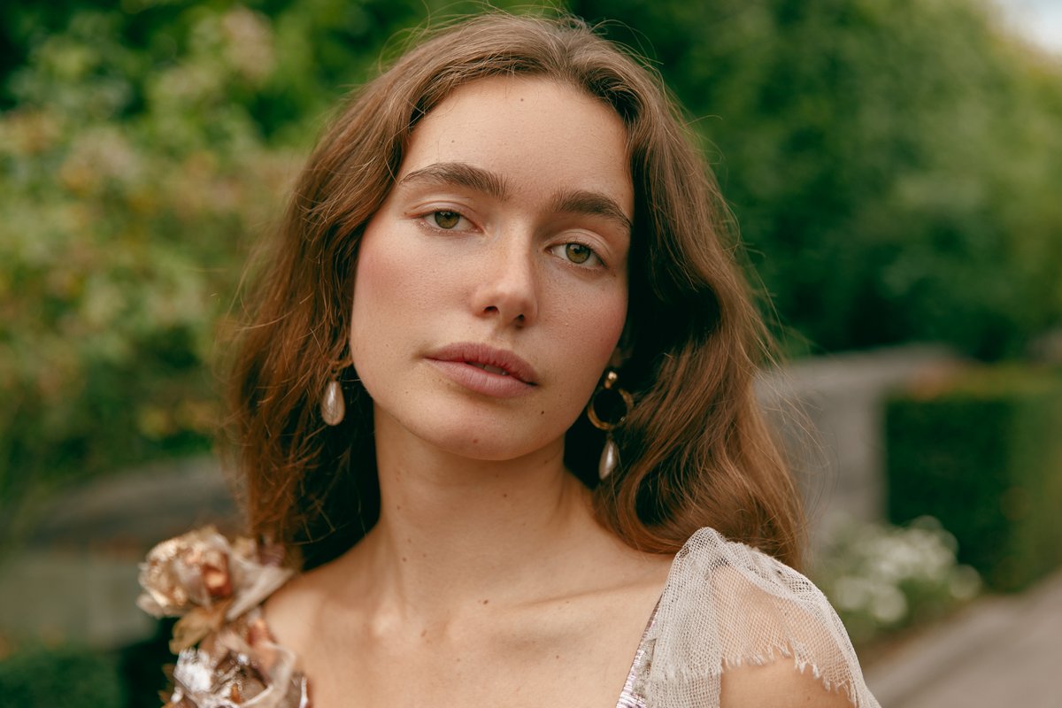 jessicakobeissi's tweet photo. all natural light, 24-70 lens / with Astrid Nielsen https://t.co/cVn5MJQiJ0