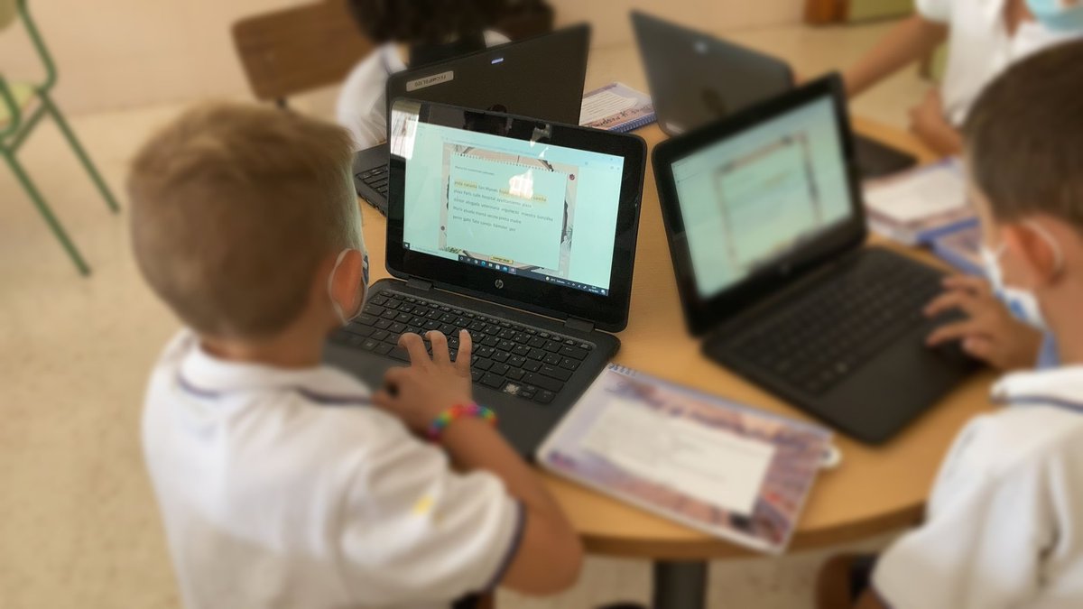 fecmips's tweet photo. Trabajar contenidos aprendidos de lengua en CiberLudiletras💻 los mantiene más que entretenidos.Y si es por la tarde,mejor.😅
👉 Los alumnos de #segundoEP están súper concentrados pasando los primeros niveles de su curso.
@colegiosfec @tekmaneducation https://t.co/LjGBfEGwa8