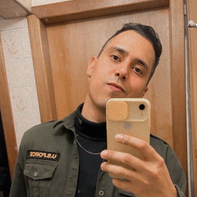 ramonffernandez's tweet photo. #NovaFotoDoPerfil https://t.co/l8fpksDG1Q