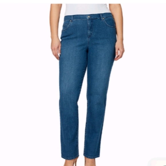 So good I had to share! Check out all the items I'm loving on <a href="/Poshmarkapp/">Poshmark</a> from <a href="/ShaevonieM/">Shaevonie maynard</a> #poshmark #fashion #style #shopmycloset #dollhouse #carters #gloriavanderbilt: posh.mk/oIaXjfMhakb