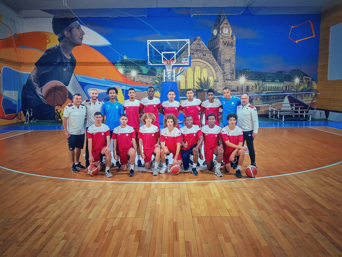 CoachBA57's tweet photo. Initiation au Basket avec le groupe "Elite" @FCMetz 🏀🇱🇻 #U19Nat #U17 #U18 #U19 #G2005 #G2004 #G2003 #Formation #Academy #CoachBB https://t.co/zW2hVx8rC8