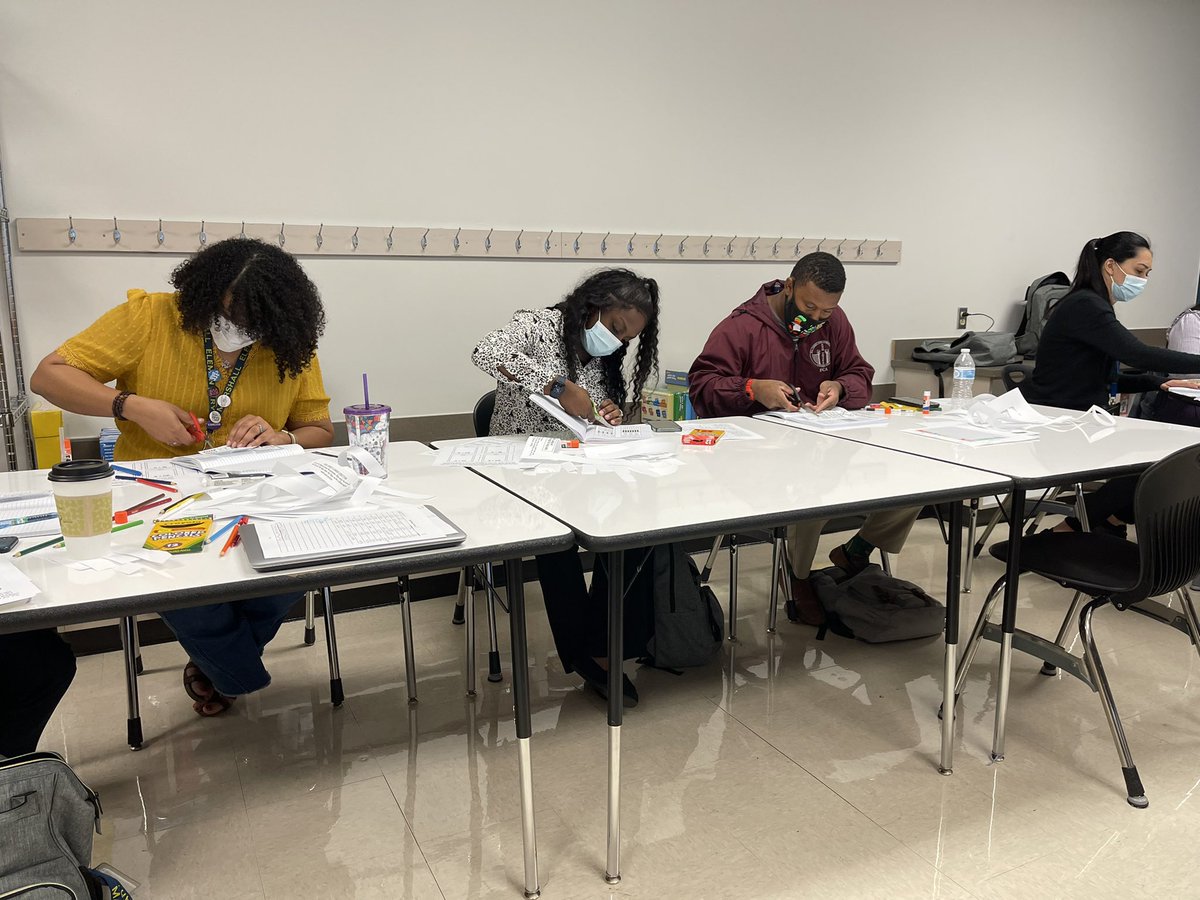 Thanks @GLECPVA for hosting the Vontoure Learning PD for our Grade 3 Cohort. Yesterday’s training was dedicated to making interactive journals that support multiplication and division fluency.
<a href="/HoustonISD/">Houston ISD</a> <a href="/Vontoure_Math/">Vontoure Learning</a> #vontourepd#vontourelearning#buildingmathfluency