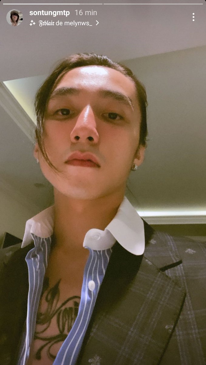 SonTungBR's tweet photo. Son Tùng também adicionou dois stories no IG 😬😜

Ainda no segundo story com um vídeo, mandando os fãs irem dormir 😜

👁️ 👁️
   👄

M-TP'S MOTIVATION DAY

@sontungmtp777
#SonTungMTP #MotivationDay #9YearsWithSonTungMTP https://t.co/eRXOWUVrDL