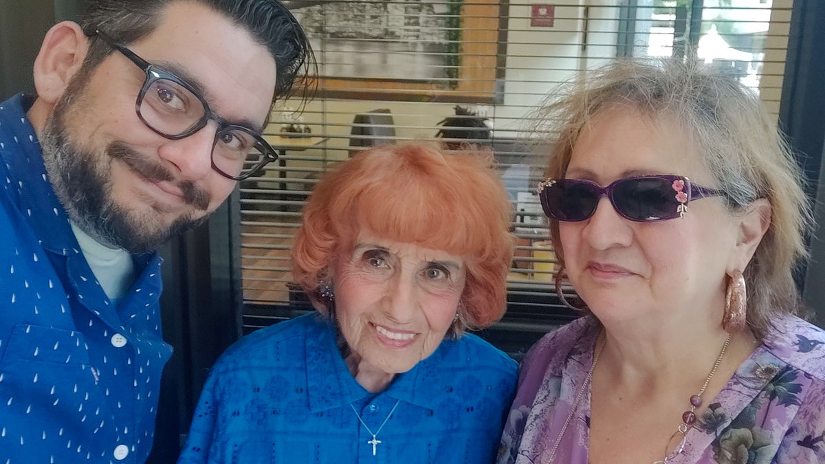 Andrew, of Elinor Drinkery, recently got some breakfast with Elinor Otto herself and spent a lot of time talking about her 102nd birthday that is coming up at the end of this month (wink, wink, nudge, nudge)