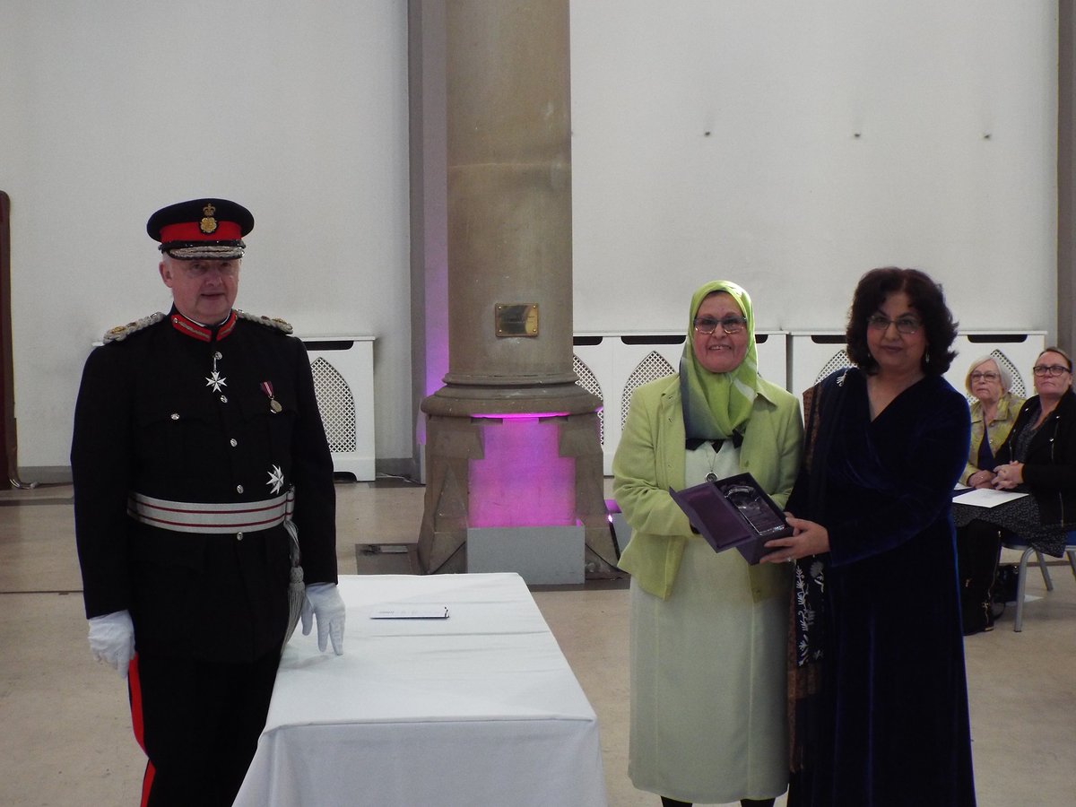 FFEUnyc's tweet photo. Congratulations to our partner @QaisraShahraz &amp; @MACFESTUK! Qaisra &amp; her team - along other winners - received the @QueensAwardVS yesterday at @TheMonasteryMcr "for connecting communities, promoting social inclusion and overcoming barriers".
#Proudsponsor https://t.co/FcRfJa4jhV