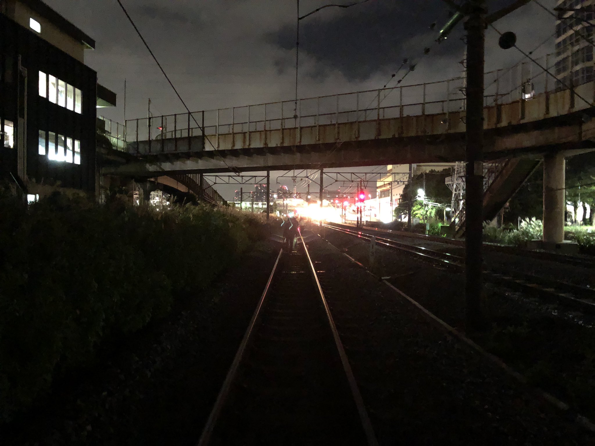 تويتر ハマペン 21東京ドーム على تويتر 駅まで線路を歩きました スタンドバイミーだなぁ T Co L2rhzvizxd