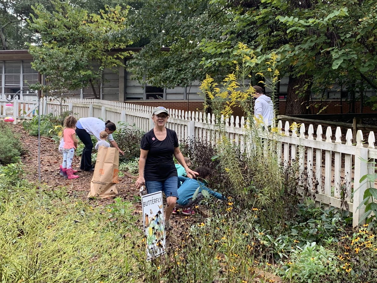 briarlakeone's tweet photo. Briarlake Elementary is getting ready for Captain Planet’s visit! Thank you Buckhead @HomeDepot and @BonniePlants for supporting @briarlakeone with @CaptainPlanetfd Project Learning Garden.
@EileenClaar1
@Ben_Heinze
@daniel_opene1 @wrightway99 @BlackVeena @DCSDSTEM https://t.co/cYNmC0GIv0