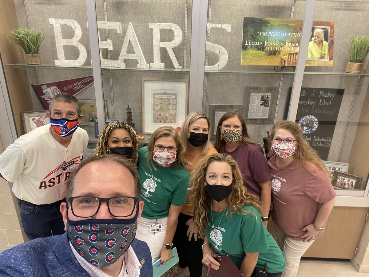 ConroeISDSupt's tweet photo. They are getting back to their roots at @BradleyCISD.  Was able to enjoy a very special author’s celebration in first grade and even met Ms. Map! https://t.co/qYngIxfA0n