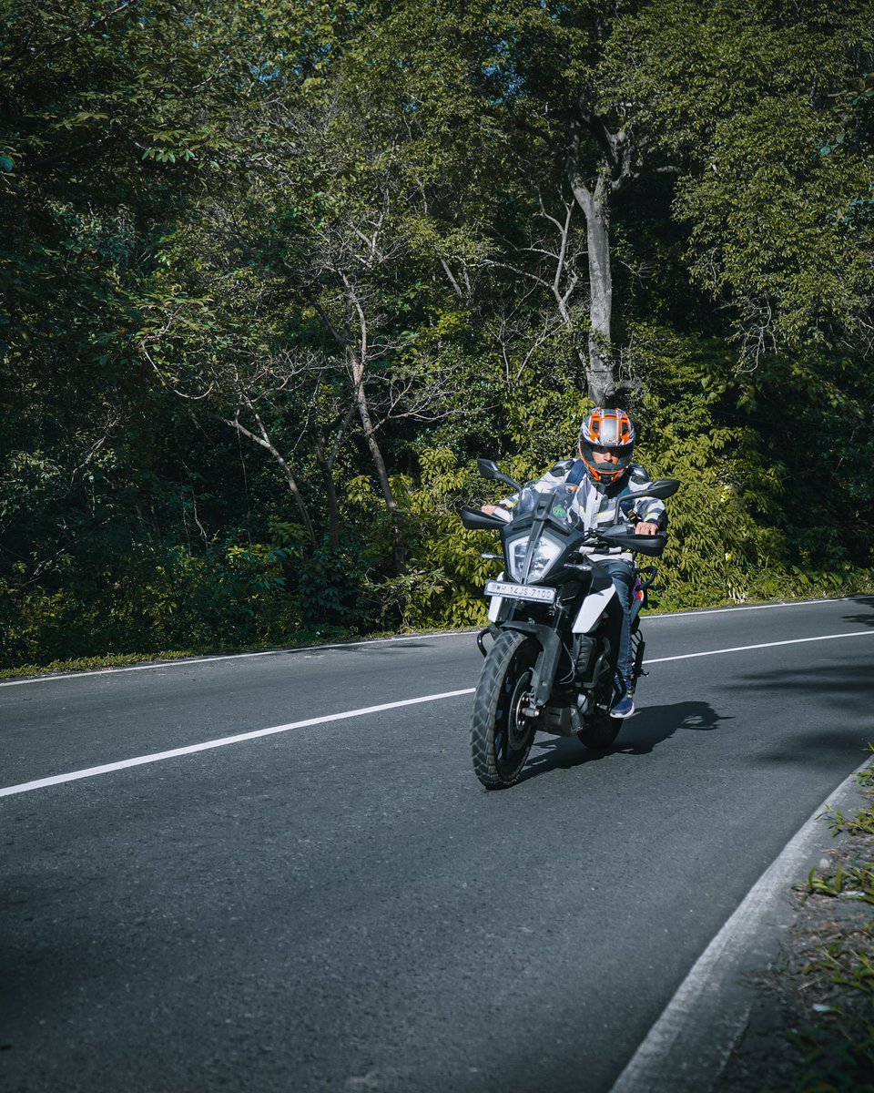 _shubhamlahoti_'s tweet photo. Pack your bag. Take the keys. Put that visor down. And just get off to somewhere. Get off. It’s very important, because there’s so much beauty out there. Get off and see the magic happen!
Wander often. Wonder always!
@KTM_Racing @India_KTM https://t.co/9IbDdkAXr3