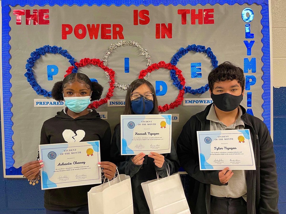 Celebrating our Einstein Middle School Olympians!
👏🏽👏🏽👏🏽👏🏽💙🤍
Congrats to these amazing students for earning the 
Students Of The Month Award.
#WeAreEINSTEIN