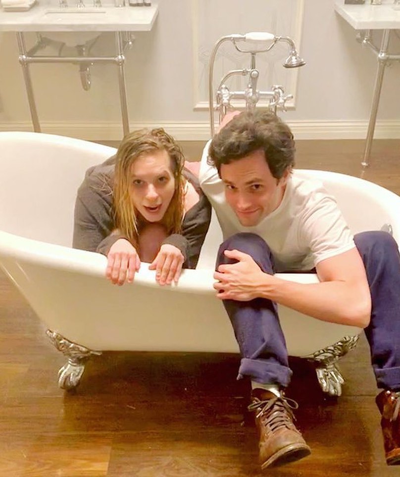 NetflxUpdates's tweet photo. Behind the scenes of YOU. https://t.co/RbF4aE7D80