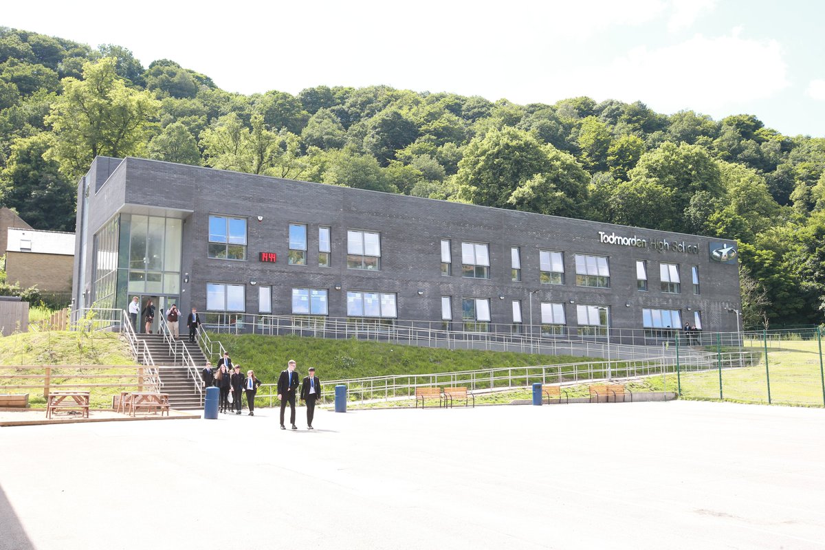 TodmordenHigh's tweet photo. Our Virtual Open Evening is live! Click here (https://t.co/cBwzLkecHS) to visit our Virtual Open Evening and find out all about Todmorden High School #OpenEvening #calderdaleschools  #teamtod #todmordenhighschool #transition #primarytransition https://t.co/JgSaK0mGV4