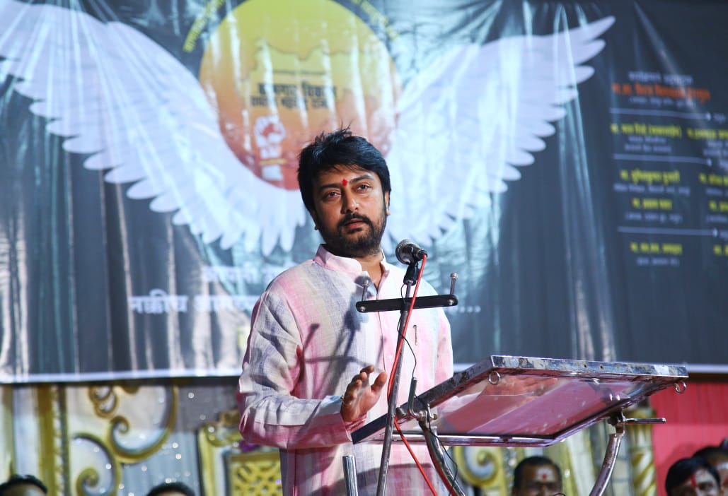 MeDeshmukh's tweet image. आज #लातूर येथे &apos;कामगार विकास संघटना, महाराष्ट्र राज्य&apos; या संघटनेच्या प्रथम वर्धापन दिनानिमित्ताने आयोजित मेळाव्यास उपस्थित राहून संघटनेच्या कार्याला शुभेच्छा दिल्या. यावेळी कोरोना योध्यांचा सत्कार व अंध मुलांना साहित्य वाटप केले.