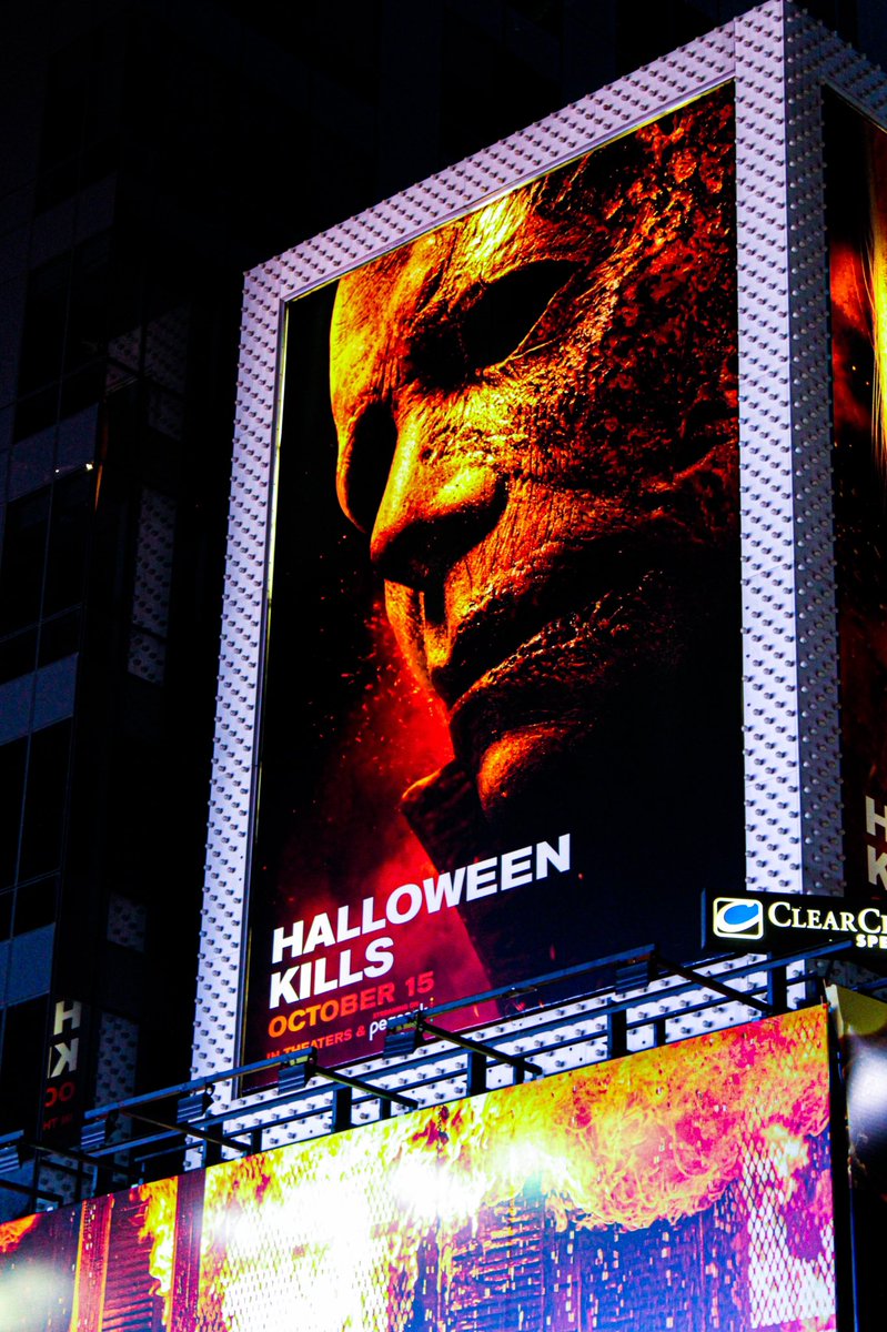 creativebeam's tweet photo. “The more he kills, the more he transcends.” 🎃 📸 

 Halloween Kills 🔥 October 15 

@jamesjudecourtney @jason_blum 

#halloweenkills #michaelmyers https://t.co/aXtysNJhBD