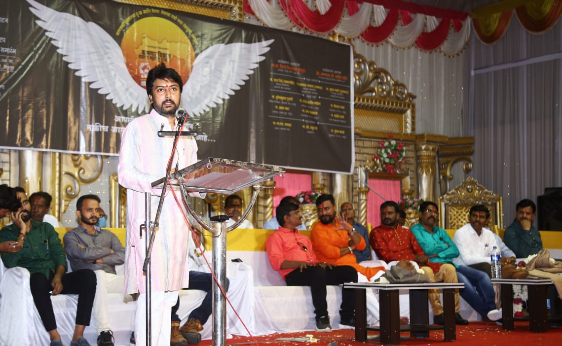 MeDeshmukh's tweet image. आज #लातूर येथे &apos;कामगार विकास संघटना, महाराष्ट्र राज्य&apos; या संघटनेच्या प्रथम वर्धापन दिनानिमित्ताने आयोजित मेळाव्यास उपस्थित राहून संघटनेच्या कार्याला शुभेच्छा दिल्या. यावेळी कोरोना योध्यांचा सत्कार व अंध मुलांना साहित्य वाटप केले.