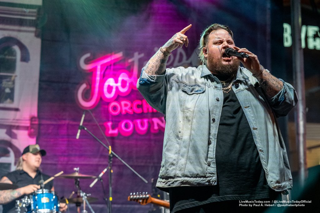 LiveMusic_today's tweet photo. @JellyRoll615 at @tootsiesnet 60th Birthday Bash in Nashville 10/5/2021

Full Gallery on https://t.co/nf6DUEVrbN / Photos by @paulhebertphoto 

#tootsies #tootsies60th #concertphotography #nashvillephotographer #jellyroll https://t.co/w2upsKUsDC