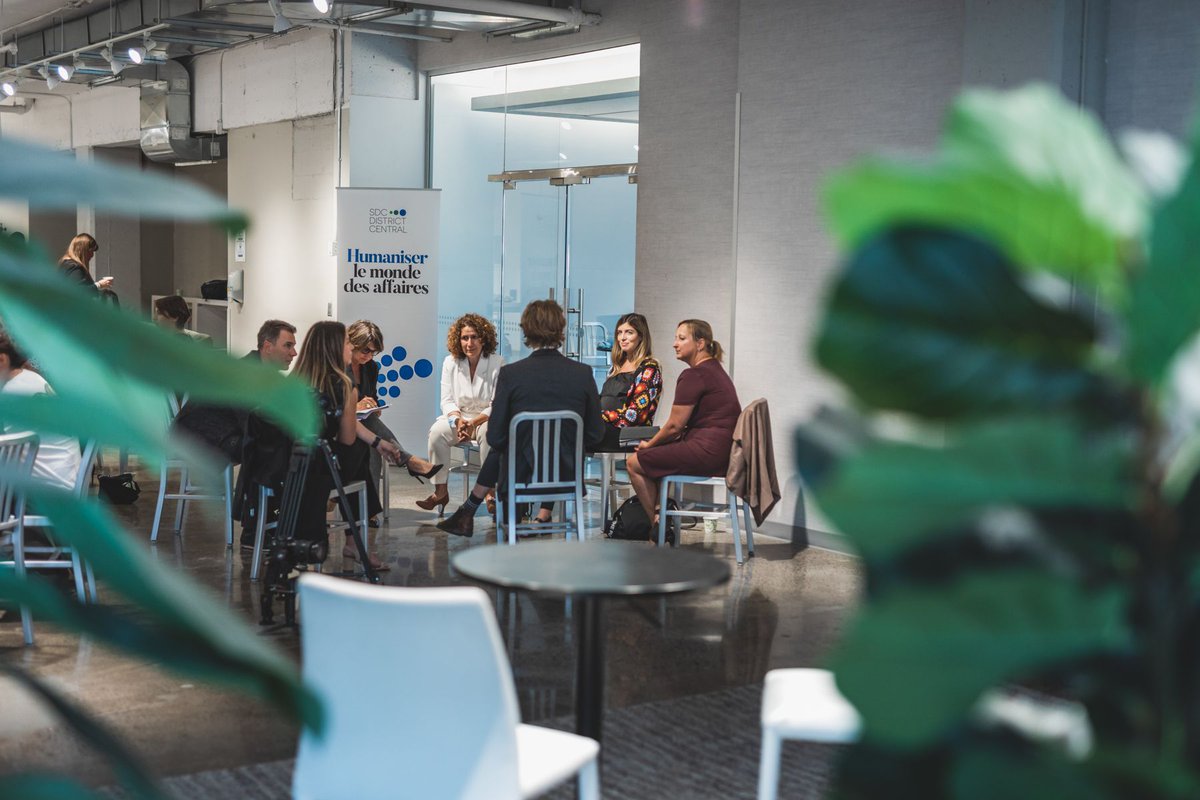 vestechpro's tweet photo. Dans le cadre de la Semaine de la mode de Montréal, @PauletteKaci - Directrice générale de Vestechpro, fut parmi les experts réunis lors du panel « L’industrie du vêtement de la mode du District Central se donne rendez-vous ».
#semainedelamode #districtcentral #innovation https://t.co/YaEwRzHsJp