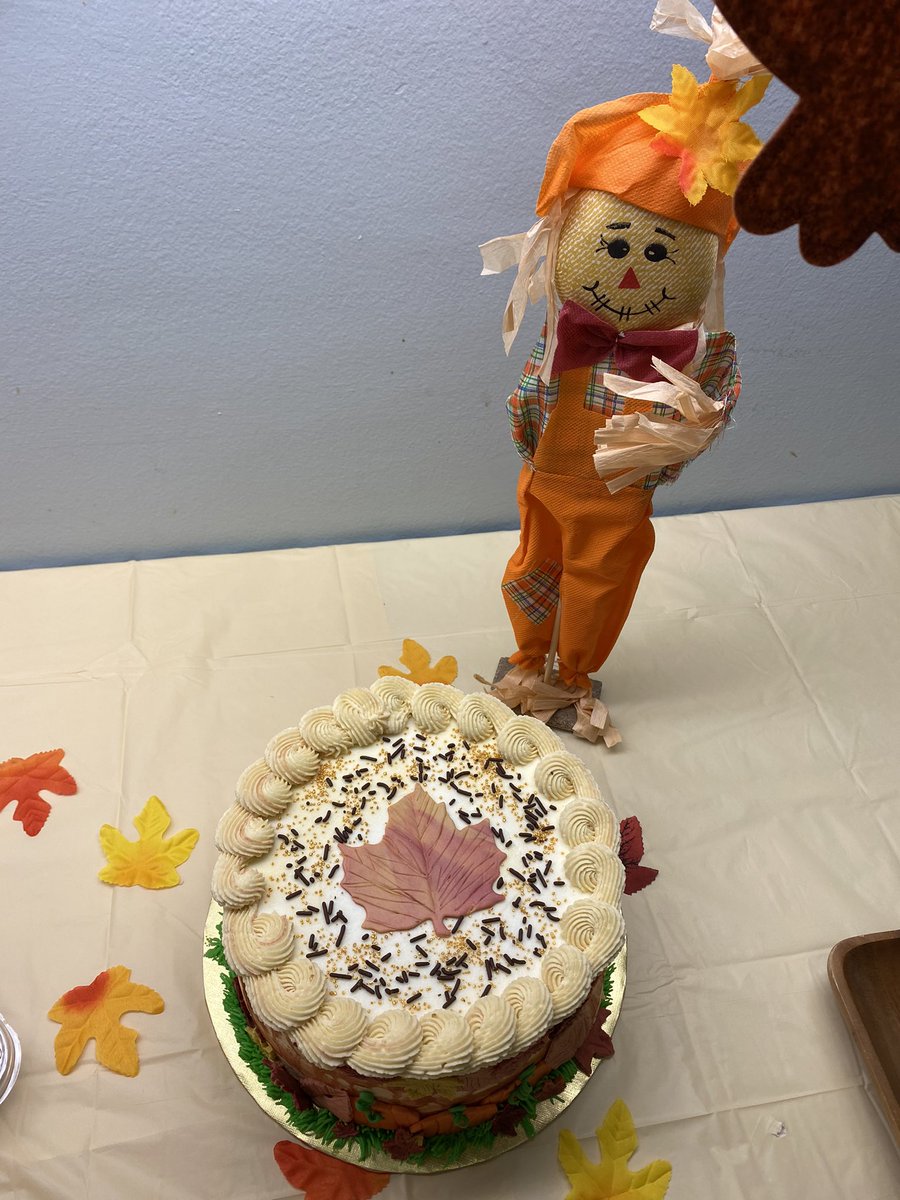VarshaManuchaMD's tweet photo. Celebrating fall y’all
with our outstanding #cytology staff & awesome #cytotechs @UMMC_Pathology
@TimAllenMDJD
@israhkhan you are missed ❤️ https://t.co/7wtcQc9xCh
