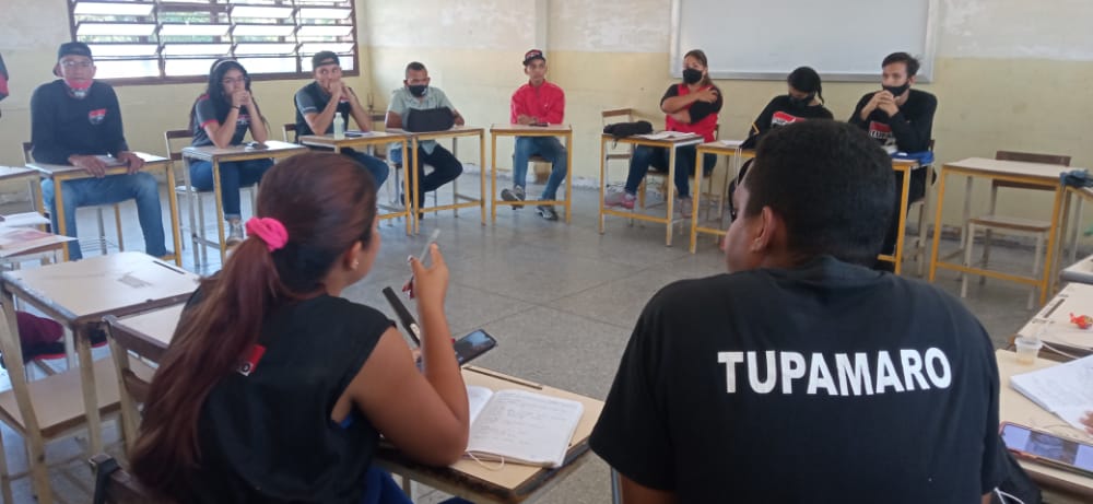 MrtGirardot's tweet photo. 🔴⚫En #LaEraRebelde seguimos avanzando en la construcción de un partido Revolucionario 

#ComunicaciónRebelde realiza reunión operativa con el objetivo de armar el plan de acción del último trimestre del año en curso y siempre de la mano de la #FormaciónYOrganización🔴⚫ https://t.co/lb1ngPThML