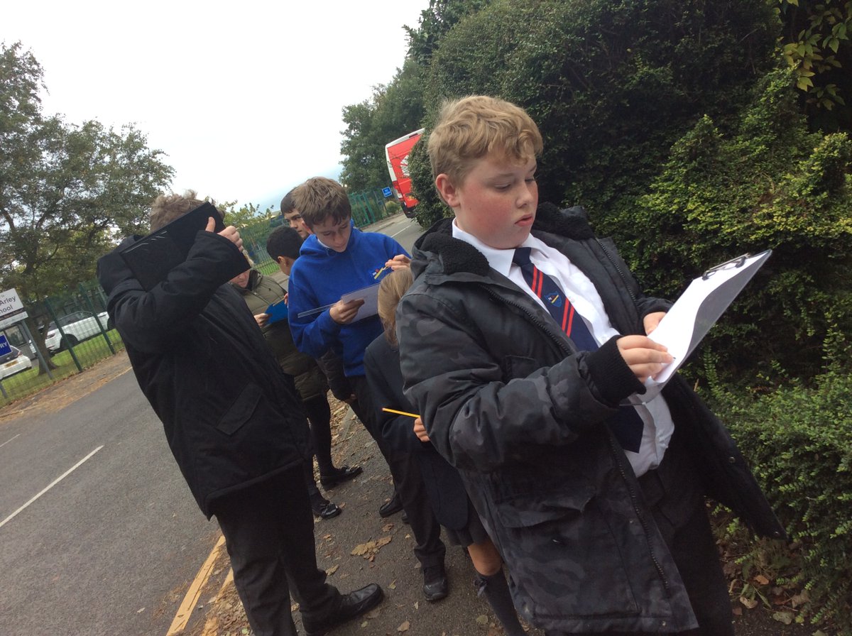 Class 3KA have been on a geography field trip today where they made maps and developed map reading skills in the surrounding area of the school. They did a great job of working together and we wanted to say well done to all of the class 👏