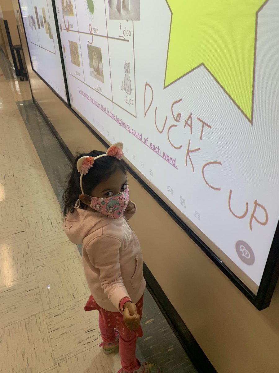 Kindergarten had so much fun today using our learning hub to practice Fundations.  Many thanks to our tech department for their assistance.  We appreciate you.