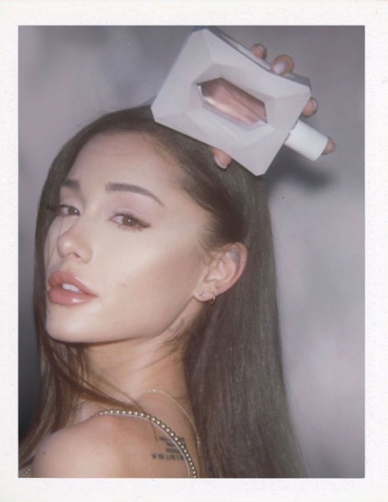 FBHLXVpVIAI2KKO?format=jpg&name=large