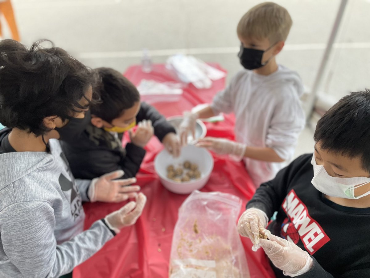 StGeorgesJrArts's tweet photo. Thanks @saintsbc SGPA for organizing the #energyball making. #fueledforlearning #spiritrun https://t.co/zNJcXuKJB0