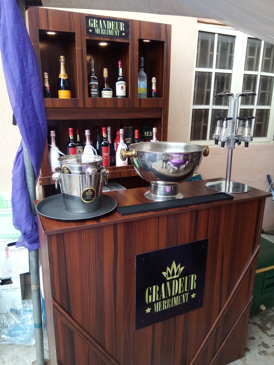GrandeurMerri1's tweet photo. Let's handle your next event!!! 
#GrandeurMerriment 
#LagosVendor
#DrinksServices
#DrinksVendor https://t.co/Hd63tYQYW9