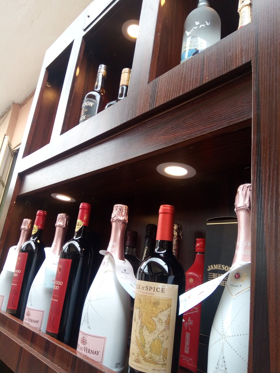 GrandeurMerri1's tweet photo. Let's handle your next event!!! 
#GrandeurMerriment 
#LagosVendor
#DrinksServices
#DrinksVendor https://t.co/Hd63tYQYW9