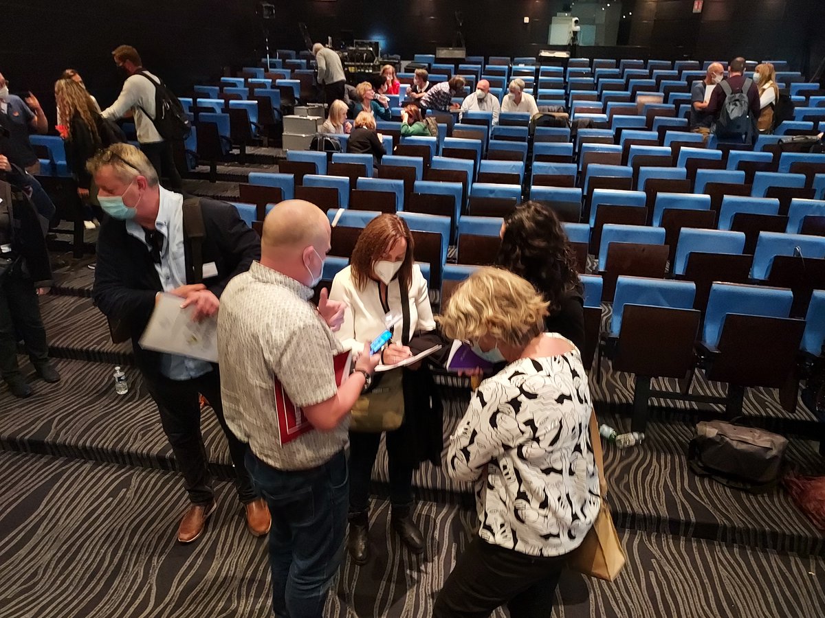AFT_TL's tweet photo. #ForumNetInvet – Beaucoup d’émotion pour des retrouvailles « in live » pour le forum annuel et les 10 ans de @NETINVET ! 
Malgré la distance ces 2 dernières années, le réseau a réussi à maintenir un bon dynamisme avec de nombreuses actions dont certaines initiées par l’#AFT https://t.co/VNb5vthjHQ