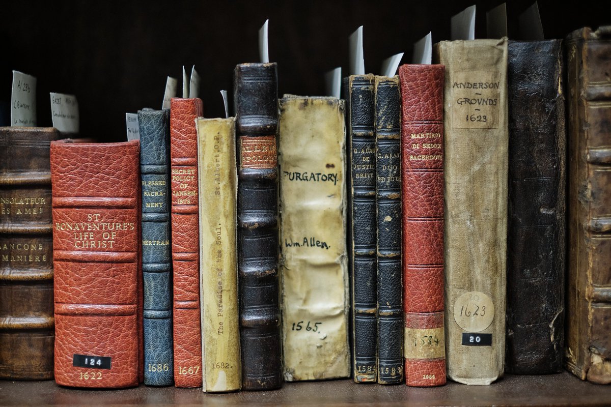 JesuitArchives's tweet photo. A final #Shelfie for @LibrariesWeek !
#JesuitBooks #LibrariesWeek2021 @CILIPRareBooks https://t.co/F95yAkLQcd