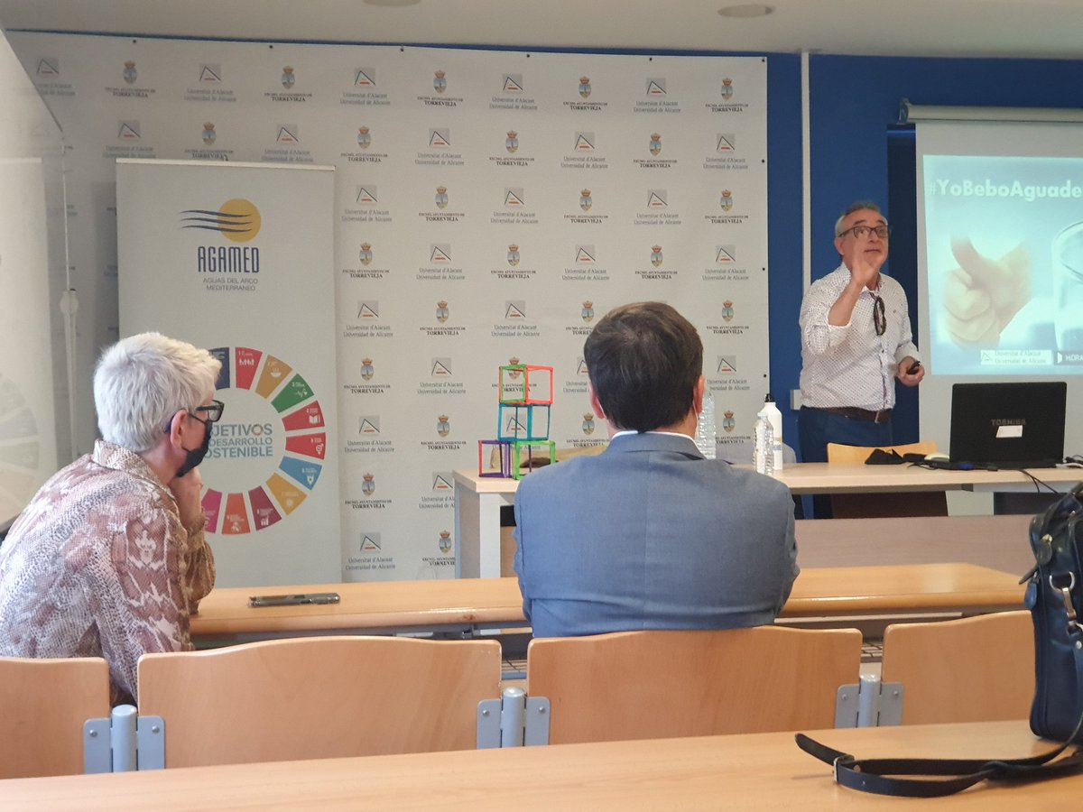 IreneSempere's tweet photo. Conferencia "Un vaso de agua del grifo, por favor" 
@DavidERibes @infoagamed  #aguadelgrifo https://t.co/duO96nJyMw