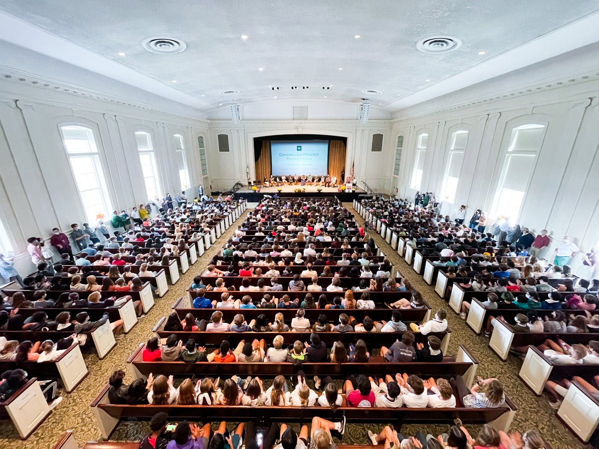 WestminsterATL's tweet photo. For the first time in nearly 20 months, the entire Upper School came together for an assembly in McCain Chapel! 💚 https://t.co/o4PtQHYRAU