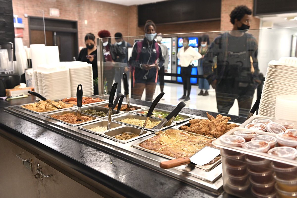 NuVeganCafe's tweet photo. Come see us at our Howard University location and grab a meal to fuel your studying 🧠📚
❗️ Our Howard location is open 12pm to 9pm Monday thru Friday! https://t.co/6YLO2LVj0M