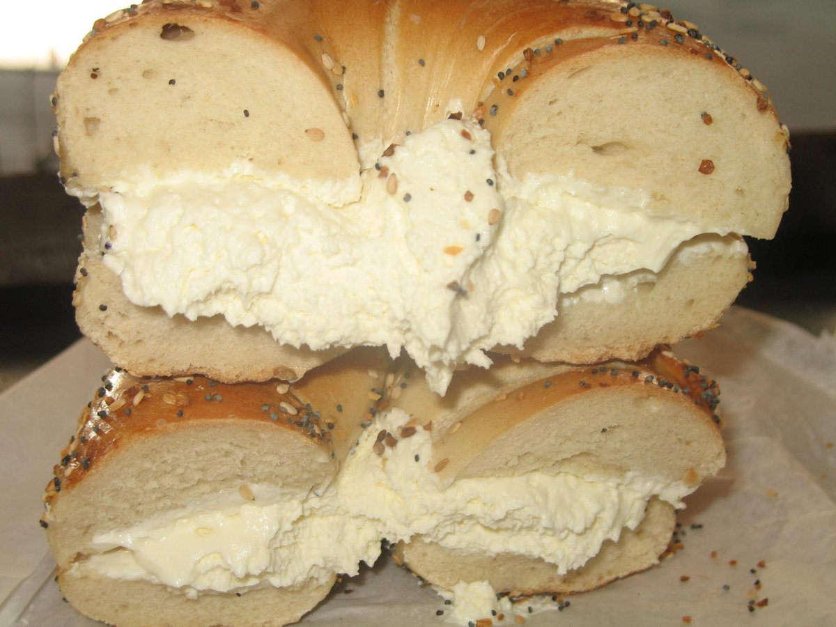 OsheaJacksonJr's tweet photo. If you eat yo bagels with this much cream cheese, they need to lock you up https://t.co/1peBSqUkYC