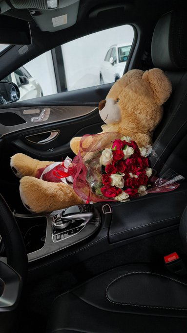 Big surprises never come alone 🥰🌹  ❤🐻 @Stevemorireal  @gtcarscanarias 🖤 https://t.co/t70e2kaLPf<a class="tags" href="/tag/stevemorireal">@stevemorireal</a><a href="/tag/danikamori"class="tags"><span>#danikamori</span></a><a href="/tag/theferragnezlaserie"class="tags"><span>#theferragnezlaserie</span></a><a href="/tag/themori"class="tags"><span>#themori</span></a>