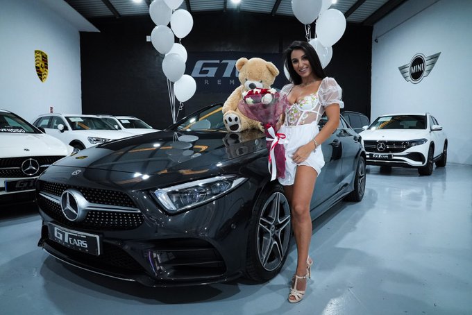 Big surprises never come alone 🥰🌹  ❤🐻 @Stevemorireal  @gtcarscanarias 🖤 https://t.co/t70e2kaLPf<a class="tags" href="/tag/stevemorireal">@stevemorireal</a><a href="/tag/danikamori"class="tags"><span>#danikamori</span></a><a href="/tag/theferragnezlaserie"class="tags"><span>#theferragnezlaserie</span></a><a href="/tag/themori"class="tags"><span>#themori</span></a>