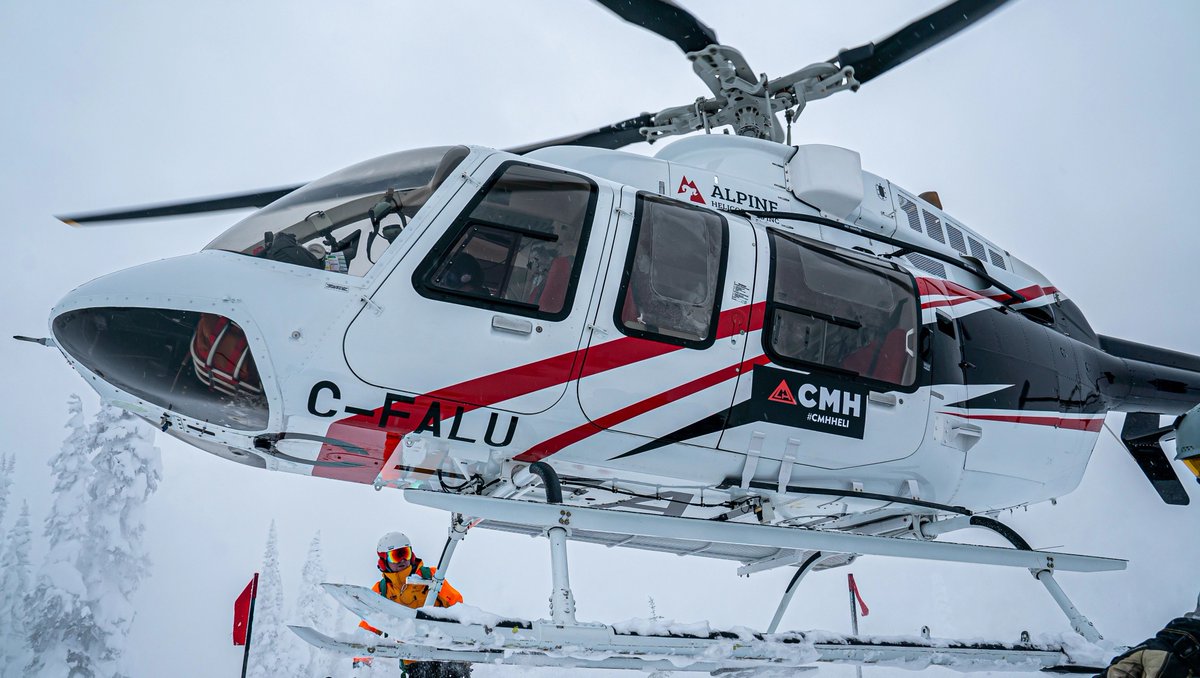 CMH work hard to make sure the health and safety of the guests and their employees are a top priority. CMH's helicopters are managed by Alpine Helicopters who offer an outstanding service and you will be flown by some of the most experienced pilots. 📸Justin Nan